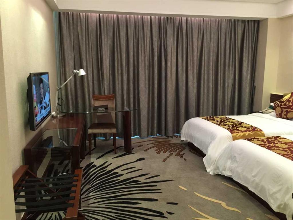 The Century Hotel Zhongshan  Room photo